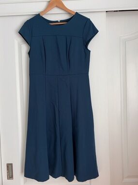 Ann Taylor Teal Fit Flare Dress 6 NWOT Stretch Cap Sleeve Office Midi